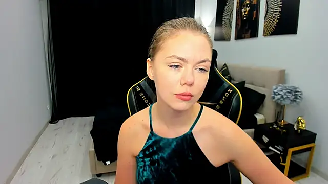 Strawberrye online show from May 16, 3:31 am