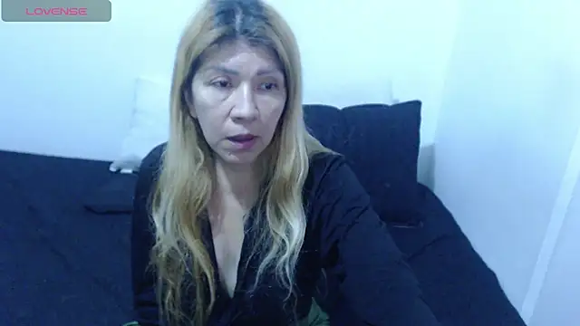 Dulce-Bella online show from March 15, 2:30 pm