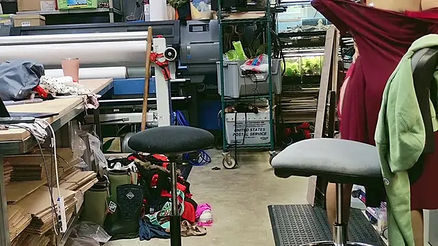 wifenheels online show from October 12, 4:09 pm