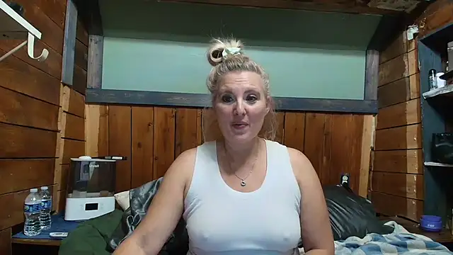 lisaxlovexxx online show from March 23, 1:56 am