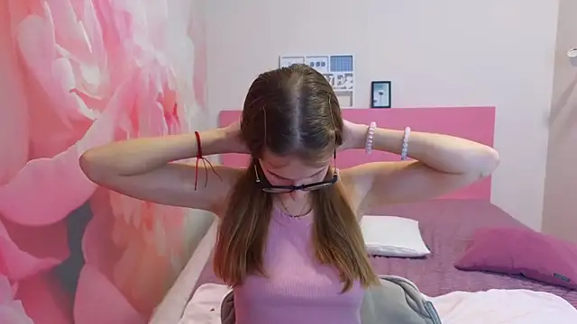 AliceAdams online show from March 7, 9:49 am