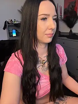 Trixie-Tainted online show from March 25, 5:05 pm