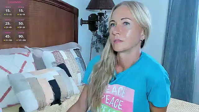 Christine 35 online show from March 26, 2:19 pm