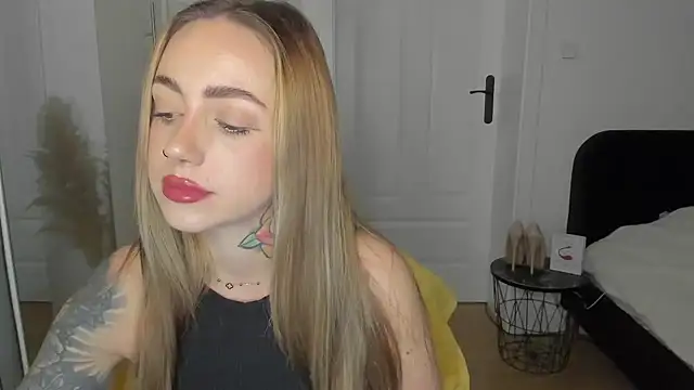 sexyCoralie online show from March 18, 2:44 pm