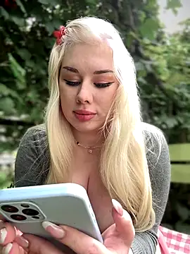 LaraHollywood online show from September 10, 6:02 am