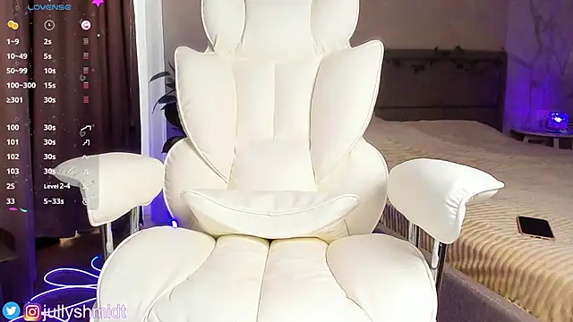 Top Skinny online show from March 25, 4:39 am