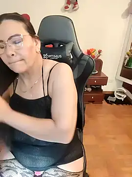 esmeralda milf online show from March 1, 1:55 pm