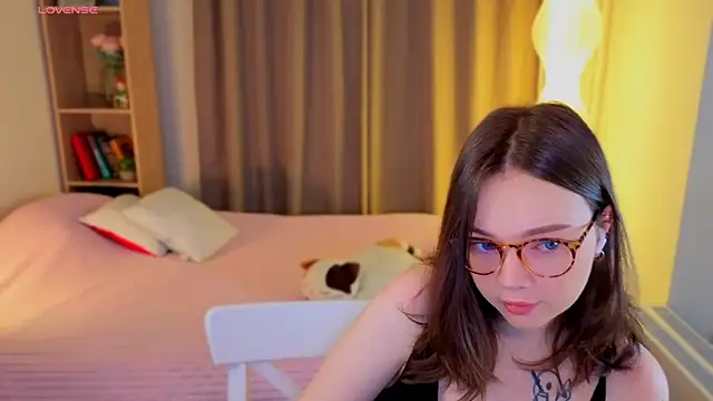 MilenaSaint online show from March 18, 3:33 am