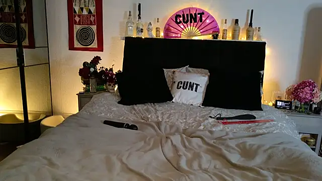 SultrySavannah online show from March 30, 8:52 pm