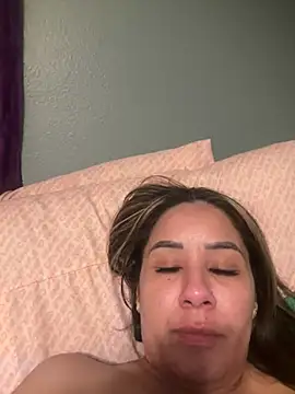 Aw ThROAt9 online show from March 15, 8:05 am