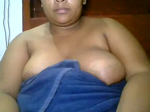 PRETTY-MI online show from November 18, 7:04 pm