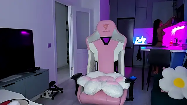 wow lovie online show from March 31, 7:41 am