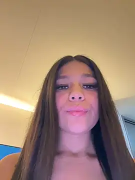 Alyshanon18 online show from May 16, 12:35 am