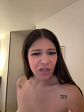 Alyshanon18 online show from April 17, 10:01 pm