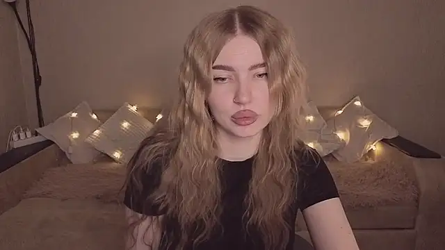 ViolettaLopez online show from March 26, 4:31 pm