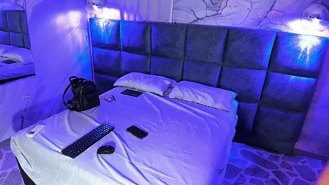 Maddysex  online show from May 9, 11:45 am