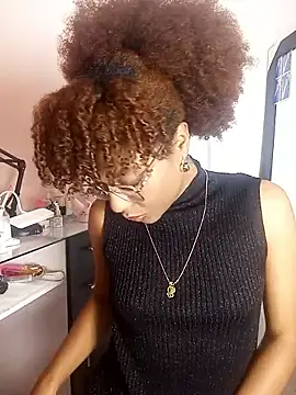 thaimy  online show from April 4, 3:05 am