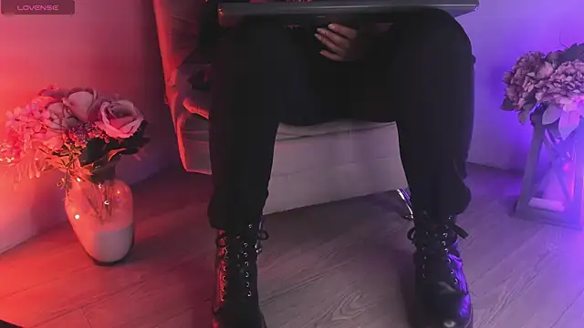 veronicafalcon online show from July 14, 7:29 pm