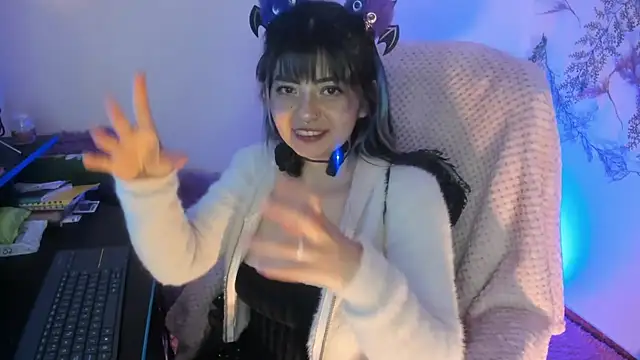 Sammysammy  online show from October 12, 7:44 am