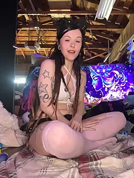 BlaizeyBBy online show from April 28, 6:45 pm