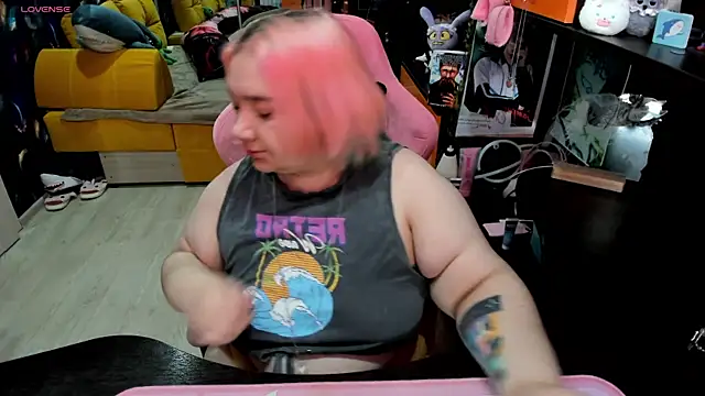 Softie Sofy online show from April 14, 3:06 am