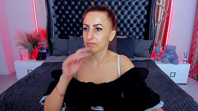 Rebecca Diamond online show from May 19, 5:47 am