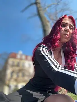 Just Sophia  online show from March 7, 12:23 pm