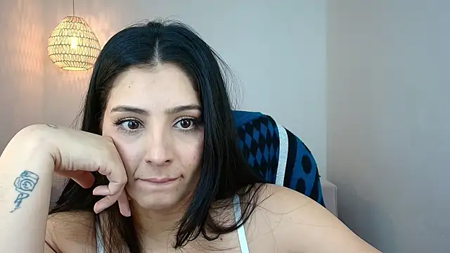 YummyAnna  online show from February 19, 8:40 pm