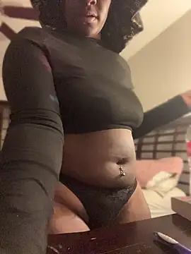 Foreignthababyy online show from June 14, 9:04 pm
