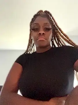 Foreignthababyy online show from July 4, 9:00 pm
