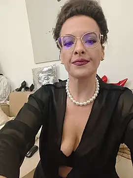 RebeccaNoble online show from May 20, 9:56 pm