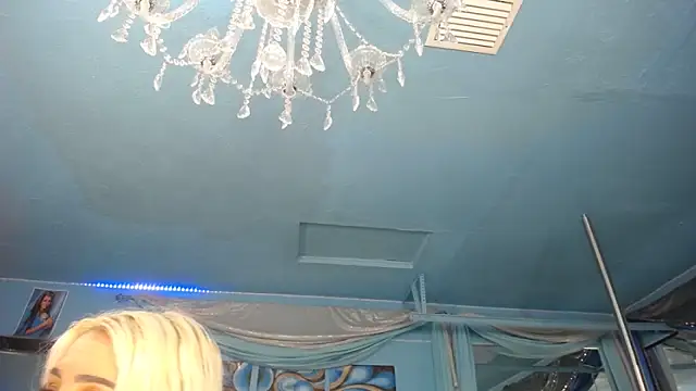 ADRIANNA FOX online show from May 6, 10:52 am