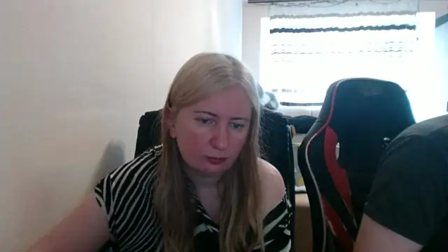PeterAndJen online show from May 11, 8:38 am