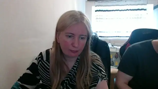 PeterAndJen online show from May 11, 2:56 pm