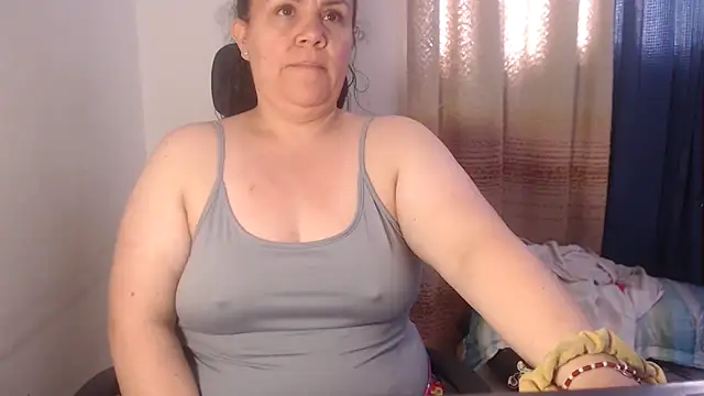 agathamiller01 online show from May 11, 3:18 pm
