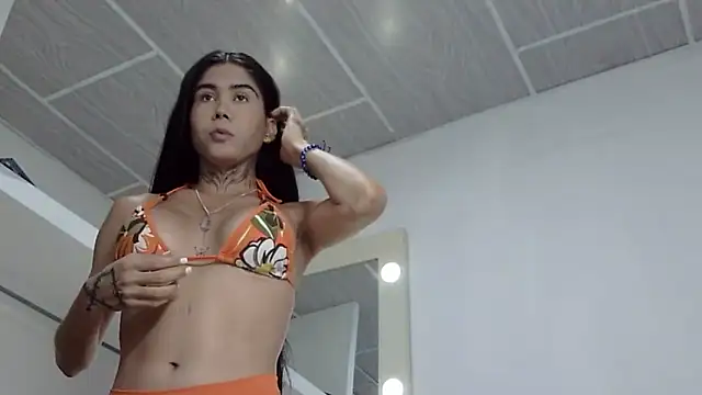 EvaTiffany online show from April 14, 11:05 pm