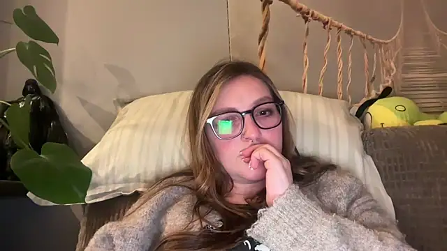 short sweetpea online show from April 22, 9:34 pm
