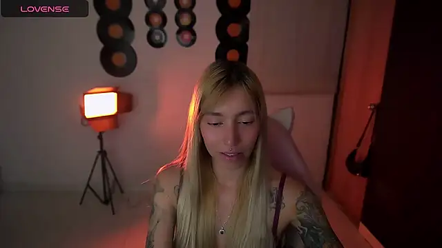 Saucy Jenn online show from April 12, 3:42 am