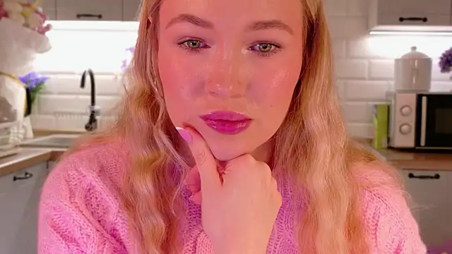 Veronika Mitchel online show from December 2, 11:23 am