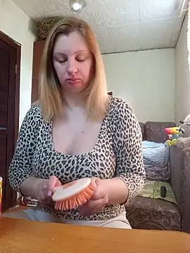 BustyBlond online show from May 27, 4:31 am