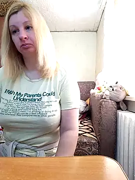 BustyBlond online show from March 24, 5:35 am