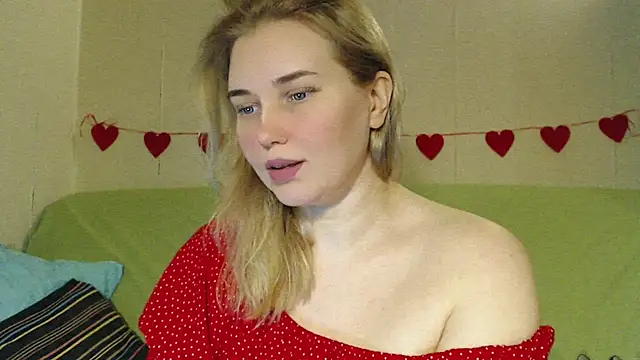 mmmPinUpGirl online show from April 8, 4:20 pm