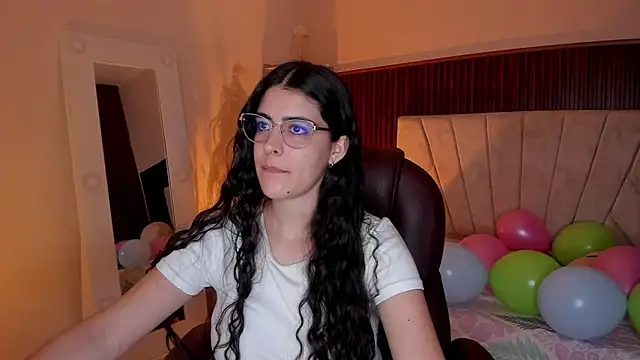  Niah  online show from April 7, 9:06 pm