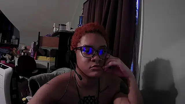 nickytheehawtie online show from April 27, 12:19 am