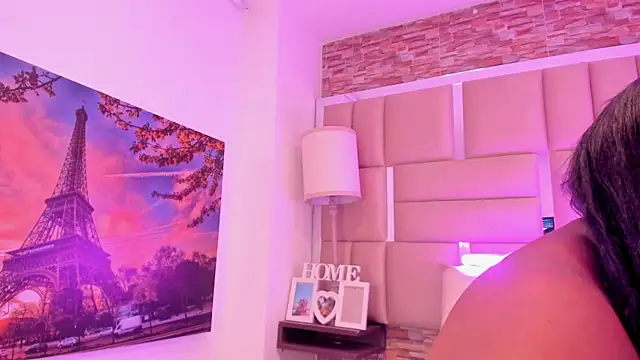 ShaniaBrownn online show from March 12, 8:00 pm