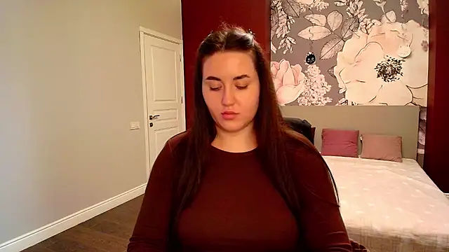 Roxie Bradley online show from October 2, 7:02 am