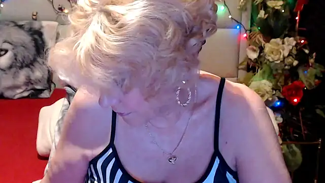 HappyWomanOn online show from May 30, 6:59 pm