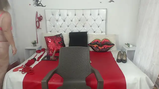 Sweetbigcatt online show from May 31, 6:09 pm