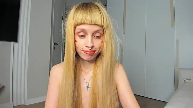 FlowerOfSin2001 online show from April 17, 6:54 pm