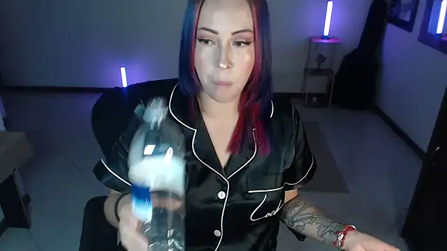 charlottezoe15 online show from March 31, 7:30 am